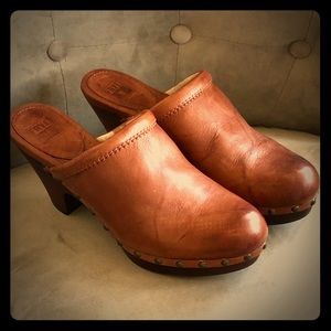 Hard to find FRYE ‘Audra’ Mules in Cognac